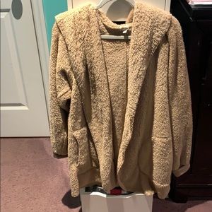 Beige bear coat with pockets